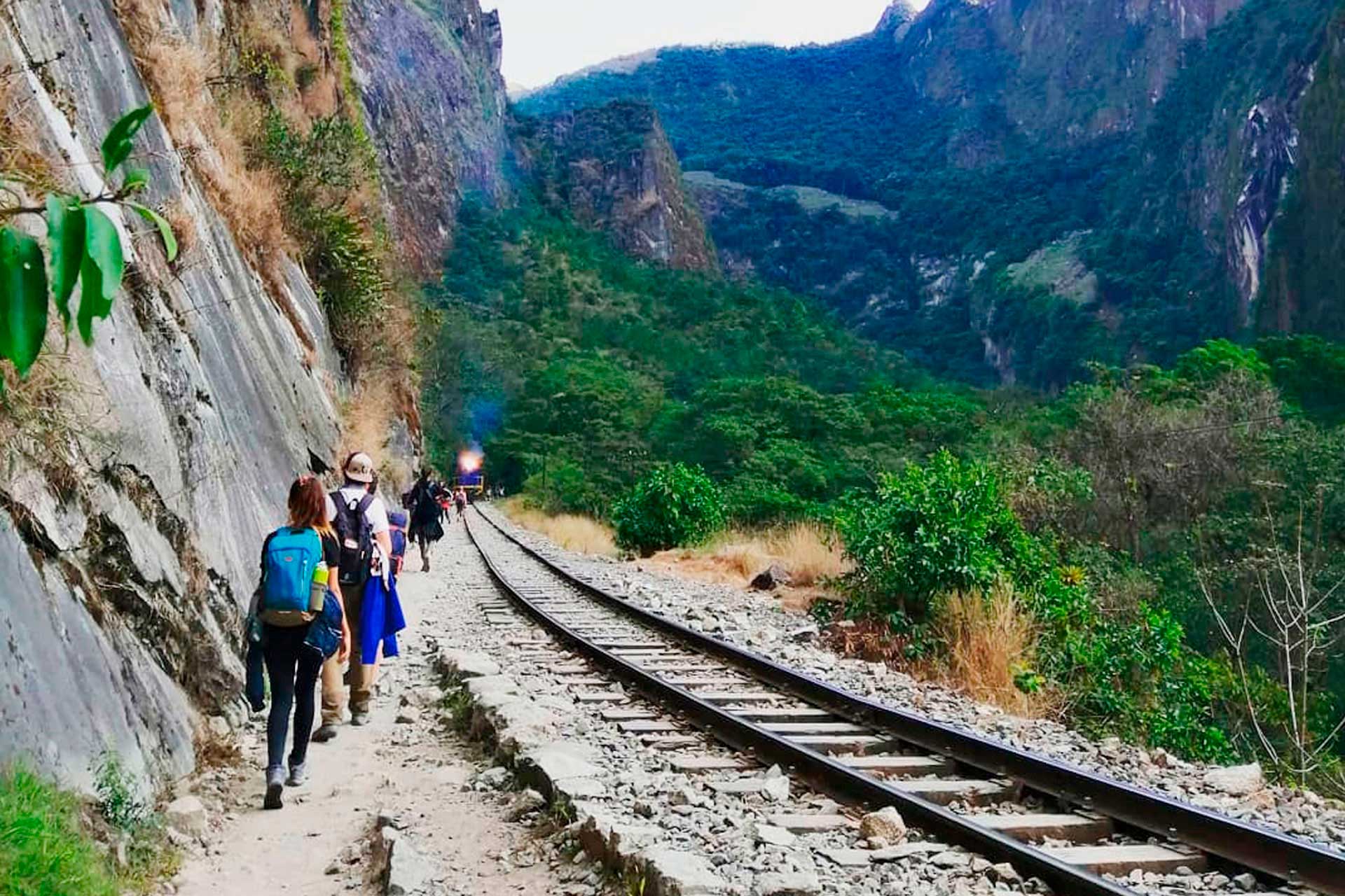 Machu Picchu Tour by Bus 2 Days and 1 Night